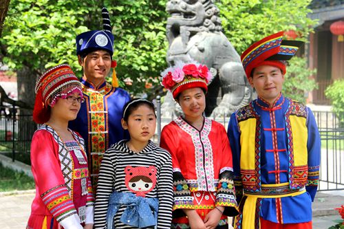 民族服饰 真人秀3.jpg